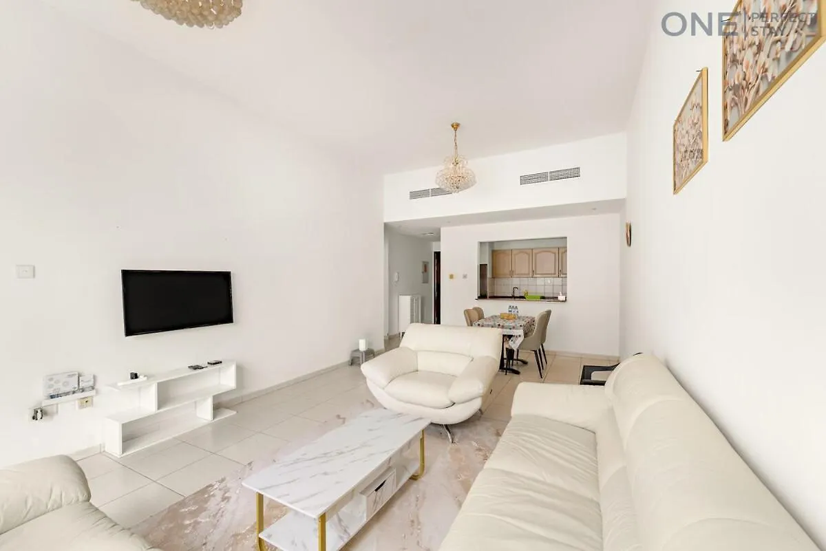 Cozy 2Br Apartment In Marina With Pool & Gym Dubai 0*,  United Arab Emirates