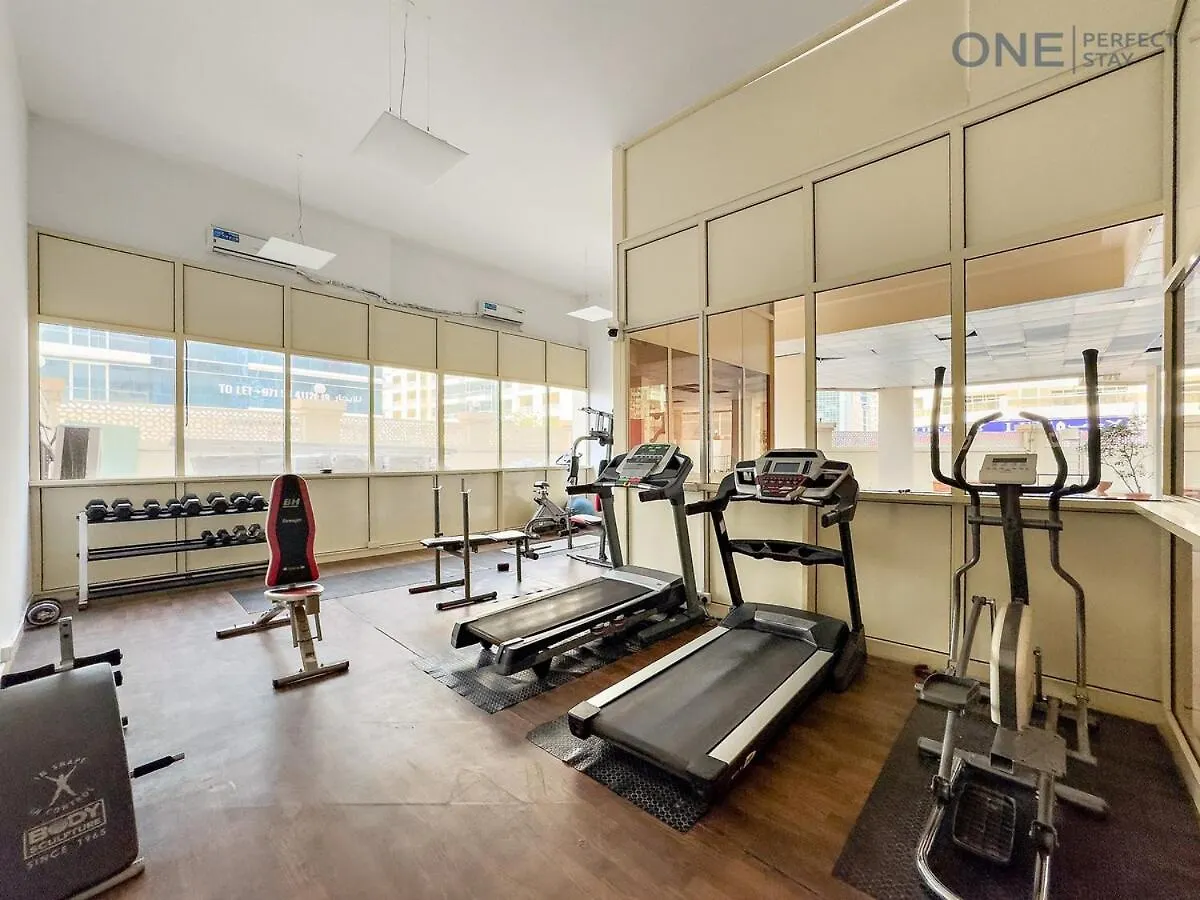Cozy 2Br Apartment In Marina With Pool & Gym Dubai
